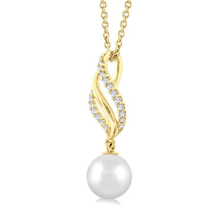 7 MM Conch Round Shape Cultured Pearl and 1/10 Ctw Conch Round Cut Diamond Fashion Pendant With Chain in 10K Yellow Gold