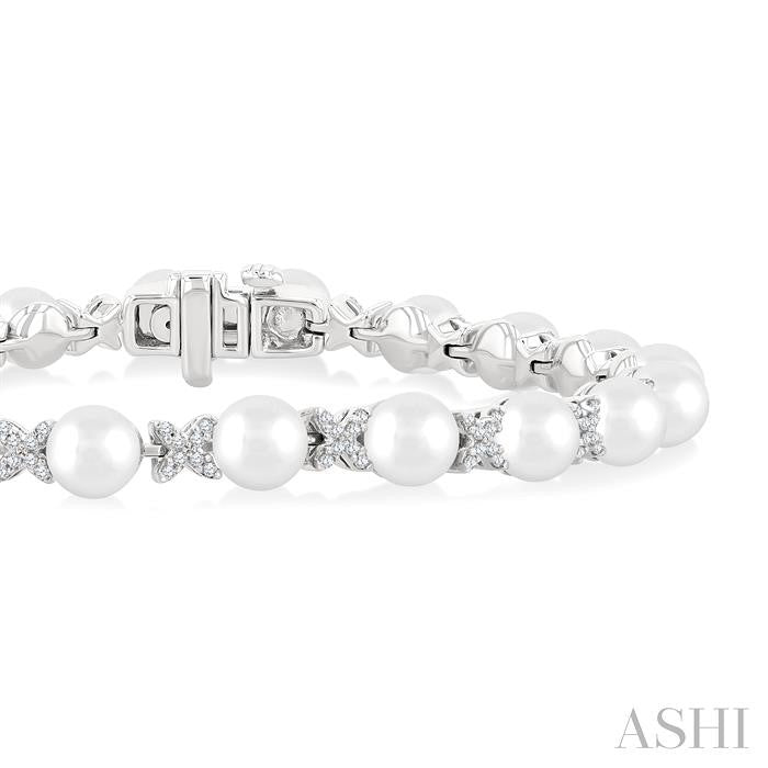 5 MM Cultured Pearl and 1/2 Ctw Round Cut Diamond Floral Fashion Bracelet in 14K White Gold
