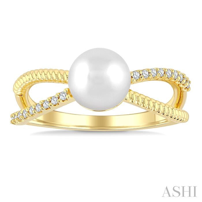7MM Cultured Pearl and 1/10 Ctw Round Cut Diamond Criss Cross Fashion Ring in 10K Yellow Gold