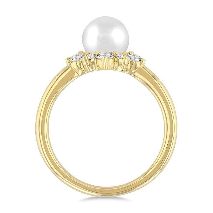 7MM Cultured Pearl and 1/4 Ctw Round Cut Diamond Fashion Ring in 10K Yellow Gold