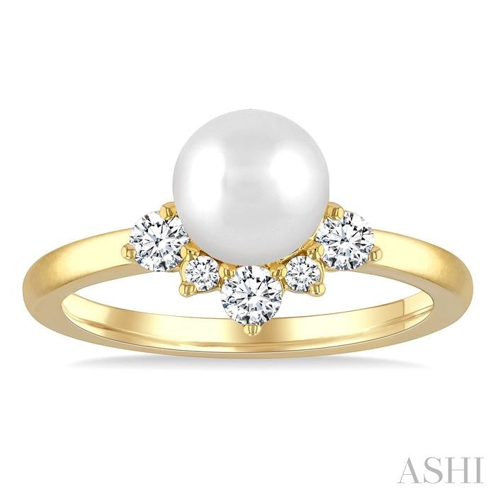 7MM Cultured Pearl and 1/4 Ctw Round Cut Diamond Fashion Ring in 10K Yellow Gold