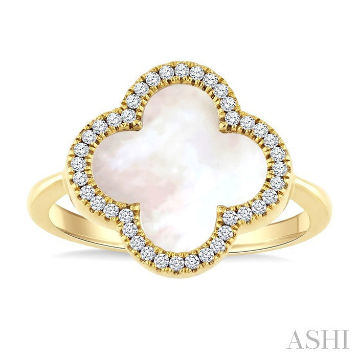 12 MM Mother of Pearl and 1/6 Ctw Round Cut Diamond Clover Halo Ring in 14K Yellow Gold