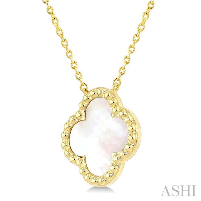 12 MM Mother of Pearl Bead Clover Halo Pendant With Chain in 14K Yellow Gold