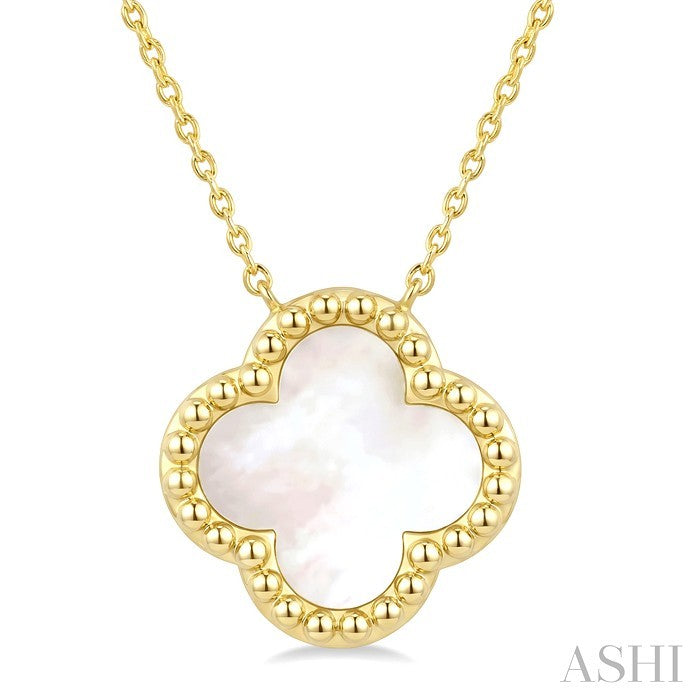 12 MM Mother of Pearl Bead Clover Halo Pendant With Chain in 14K Yellow Gold