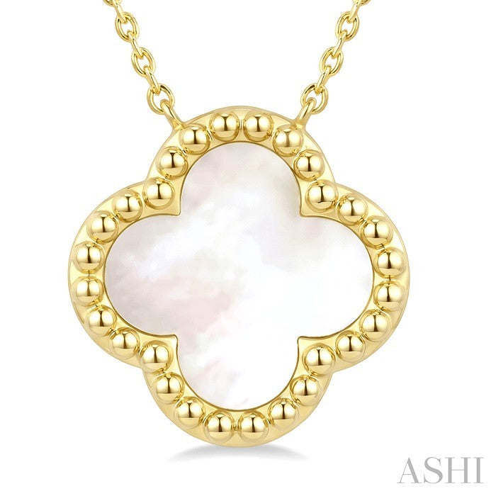 12 MM Mother of Pearl Bead Clover Halo Pendant With Chain in 14K Yellow Gold
