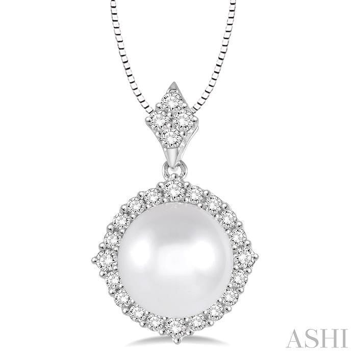 10 MM Cultured Pearl and 1/2 Ctw Round Cut Diamond Pendant in 14K White Gold with chain
