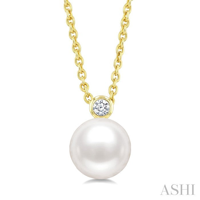 7 MM White Cultured Pearl and 1/20 Ctw Round Cut Diamond Pendant With Chain in 10K Yellow Gold