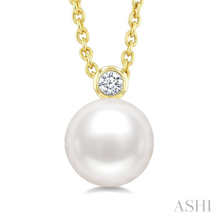7 MM White Cultured Pearl and 1/20 Ctw Round Cut Diamond Pendant With Chain in 10K Yellow Gold