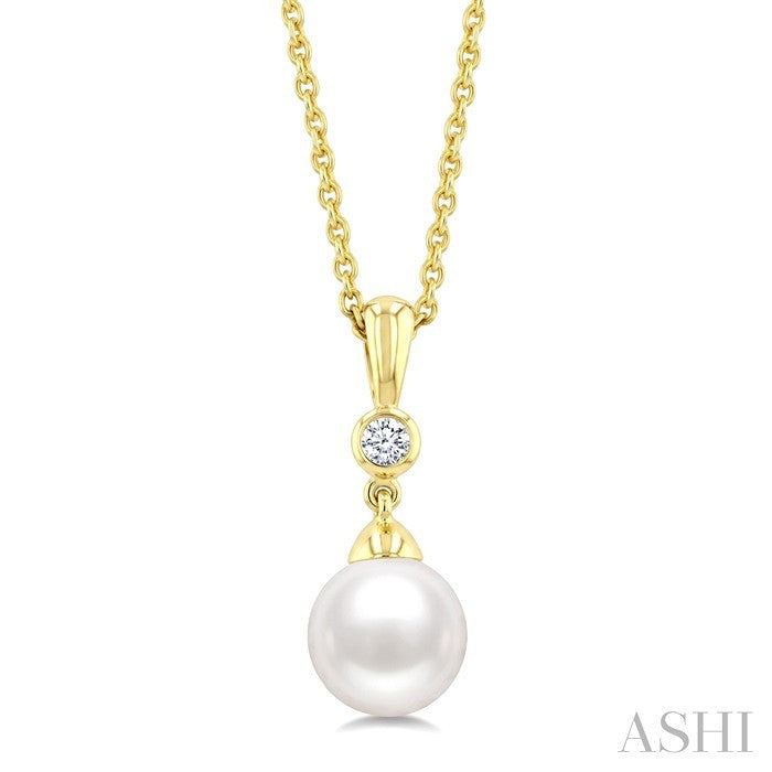 7 MM White Cultured Pearl and 1/20 Ctw Round Cut Diamond Pendant With Chain in 10K Yellow Gold