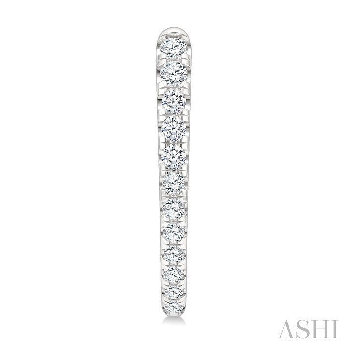 1 1/2 Ctw Round Cut Diamond Chevron Hoop Earrings in 14K White Gold