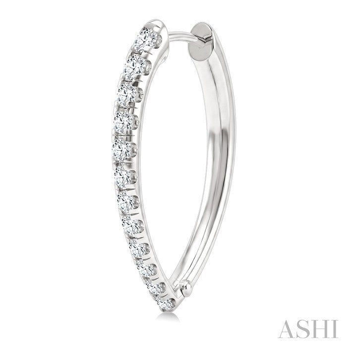 3/4 Ctw Round Cut Diamond Chevron Hoop Earrings in 14K White Gold