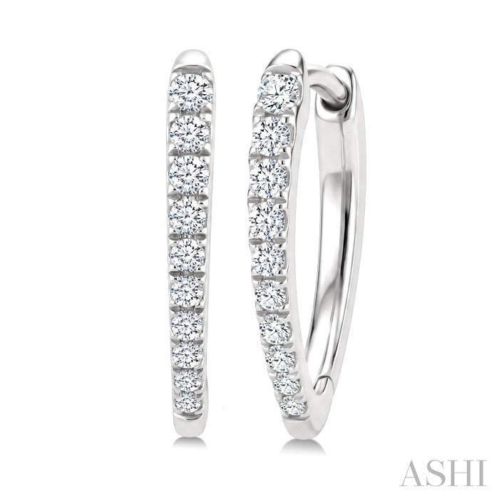 1/2 Ctw Round Cut Diamond Chevron Hoop Earrings in 14K White Gold