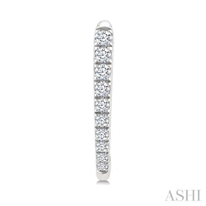 1/2 Ctw Round Cut Diamond Chevron Hoop Earrings in 14K White Gold
