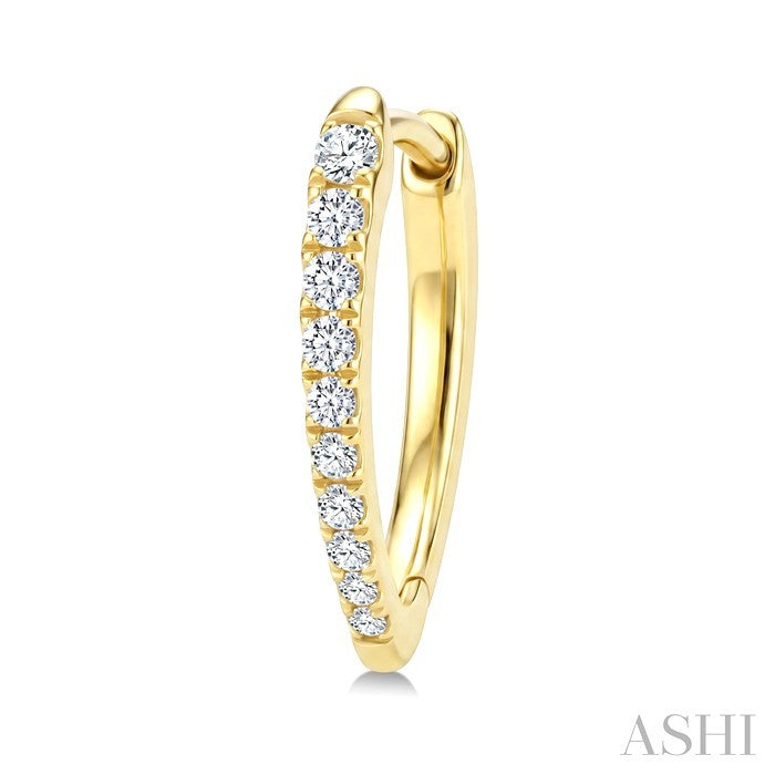 1/2 Ctw Round Cut Diamond Chevron Hoop Earrings in 14K Yellow Gold