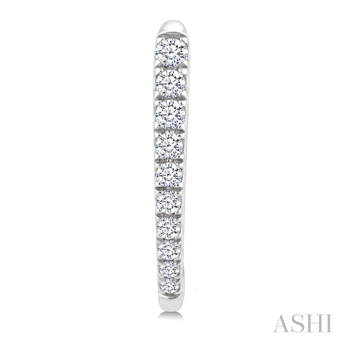 1/4 Ctw Round Cut Diamond Chevron Hoop Earrings in 14K White Gold