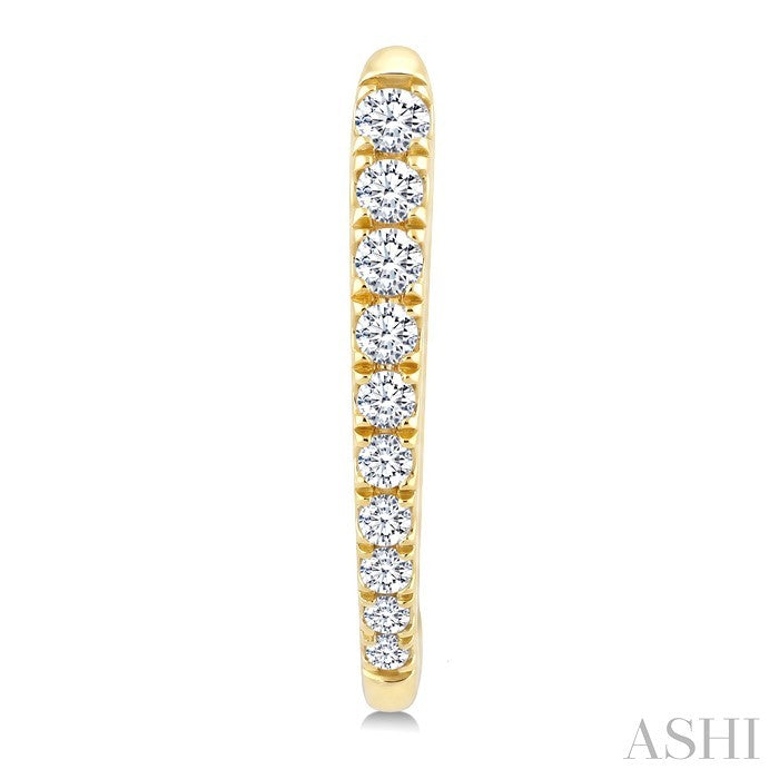 1/4 Ctw Round Cut Diamond Chevron Hoop Earrings in 14K Yellow Gold