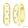 1/4 Ctw Mosaic Flush Set Round Cut Diamond Fashion Hoop Earrings in 10K Yellow Gold