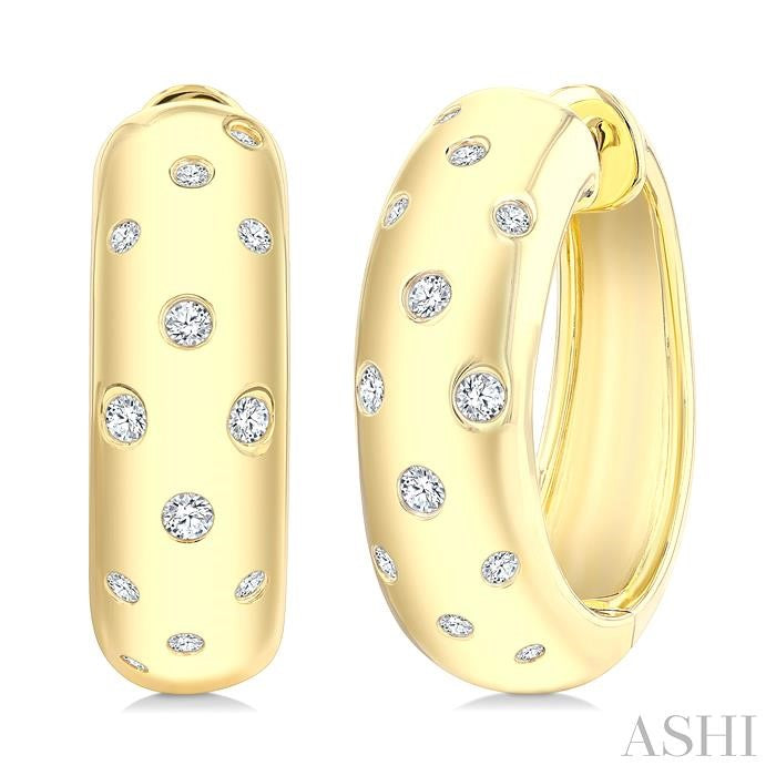 1/4 Ctw Mosaic Flush Set Round Cut Diamond Fashion Hoop Earrings in 10K Yellow Gold