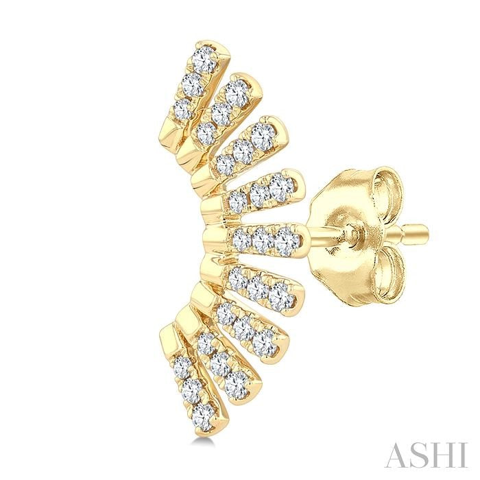 1/3 Ctw Bar-Shaped Accent Arc Round Cut Diamond Fashion Ear Climber in 14K Yellow Gold
