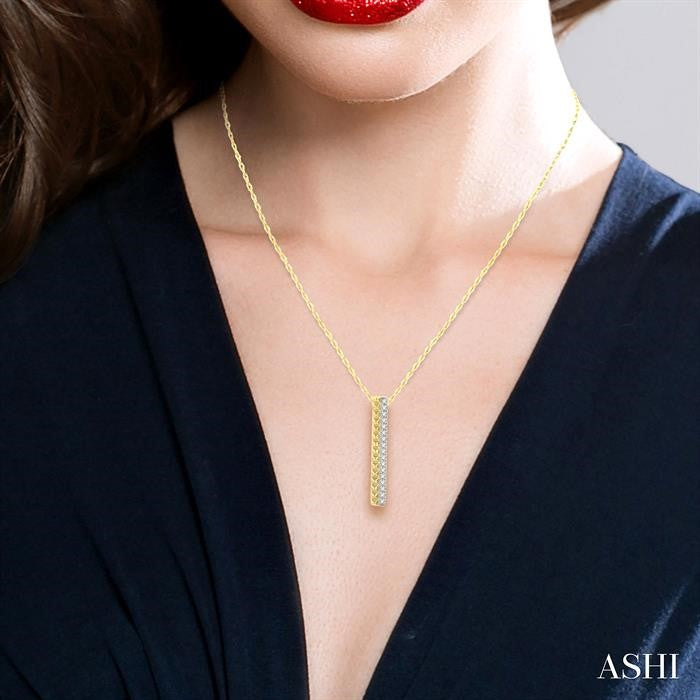1/6 Ctw Pyramid Round Cut Diamond Bar Pendant With Chain in 14K Yellow Gold