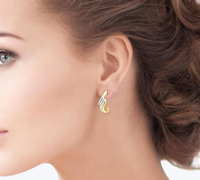 1/10 Ctw Round Cut Diamond Earrings in 14K Yellow Gold