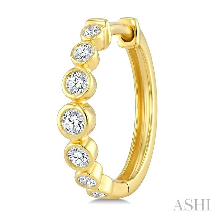 1/4 Ctw Graduated Bezel Set Round Cut Diamond Fashion Hoop Earrings in 14K Yellow Gold