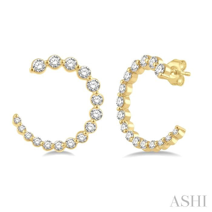 3/4 Ctw Graduated Round Cut Diamond Open Hoop Earrings in 14K Yellow Gold