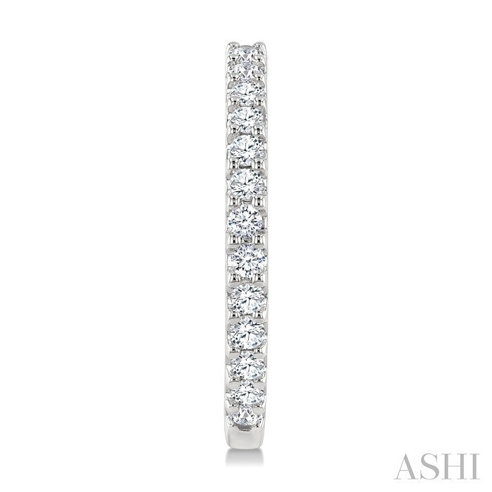 3/4 Ctw Round Cut Diamond Hoop Earrings in 14K White Gold