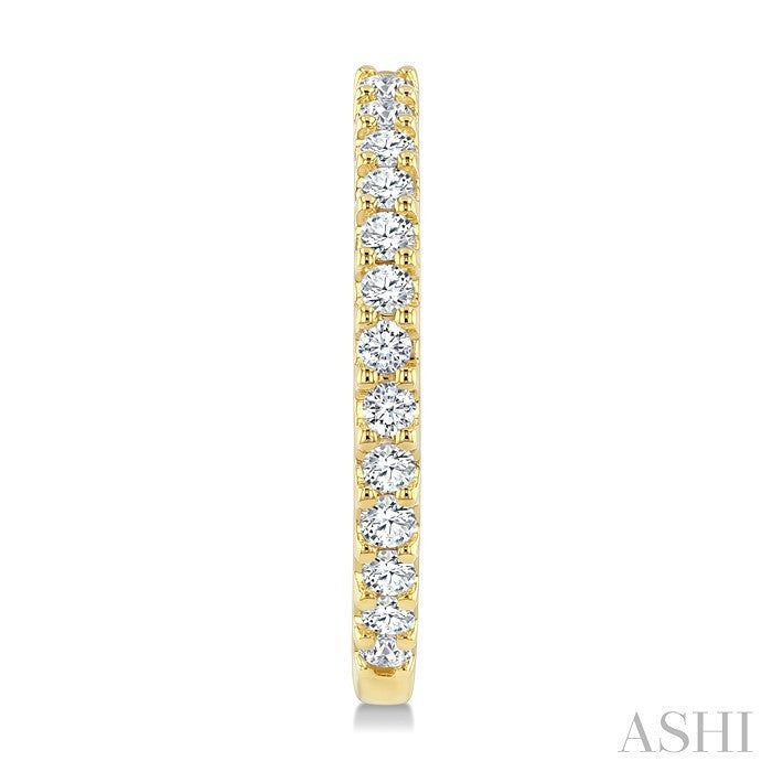 3/4 Ctw Round Cut Diamond Hoop Earrings in 14K Yellow Gold