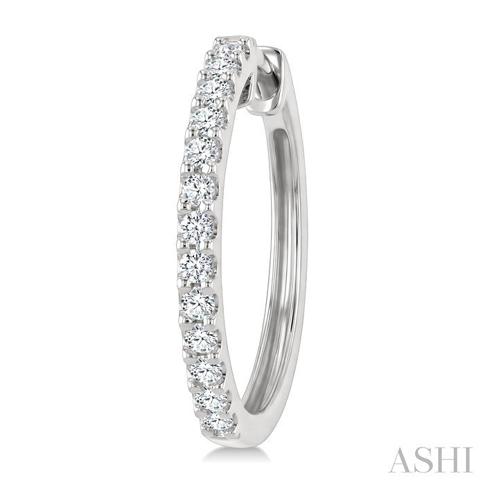 1/2 Ctw Round Cut Diamond Hoop Earrings in 14K White Gold