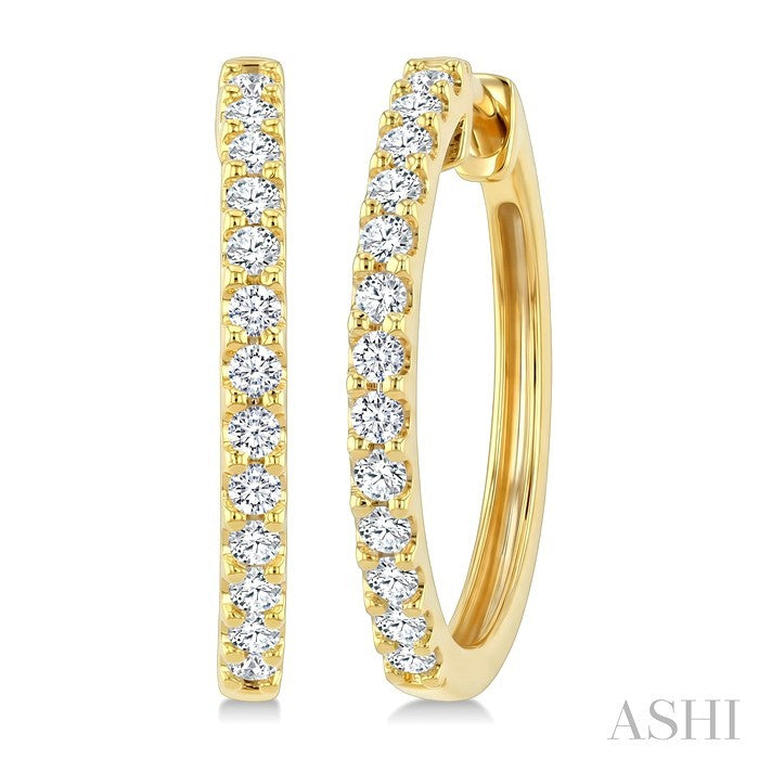 1/2 Ctw Round Cut Diamond Hoop Earrings in 14K Yellow Gold