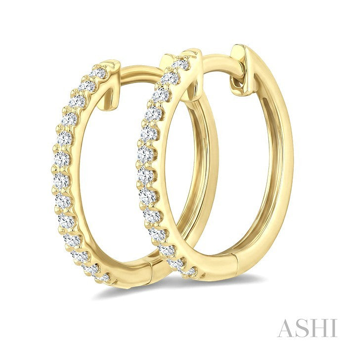 1/4 Ctw Round Cut Diamond Hoop Earrings in 14K Yellow Gold