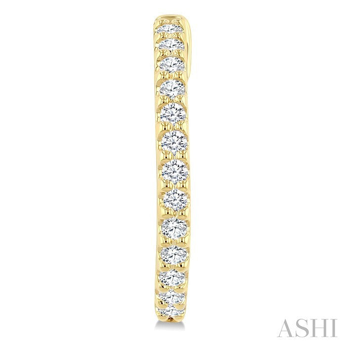 1/4 Ctw Round Cut Diamond Hoop Earrings in 14K Yellow Gold