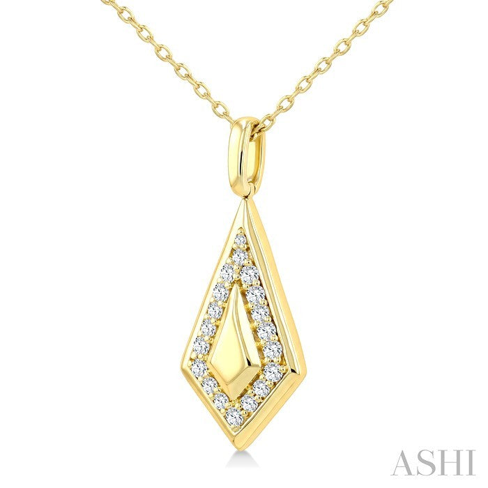 1/4 Ctw Round Cut Diamond Kite Shape Pendant With Chain in 10K Yellow Gold