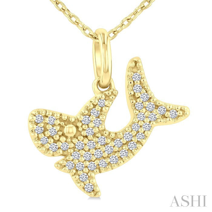 1/8 Ctw Round Cut Diamond Shark Petite Pendant With Chain in 10K Yellow Gold