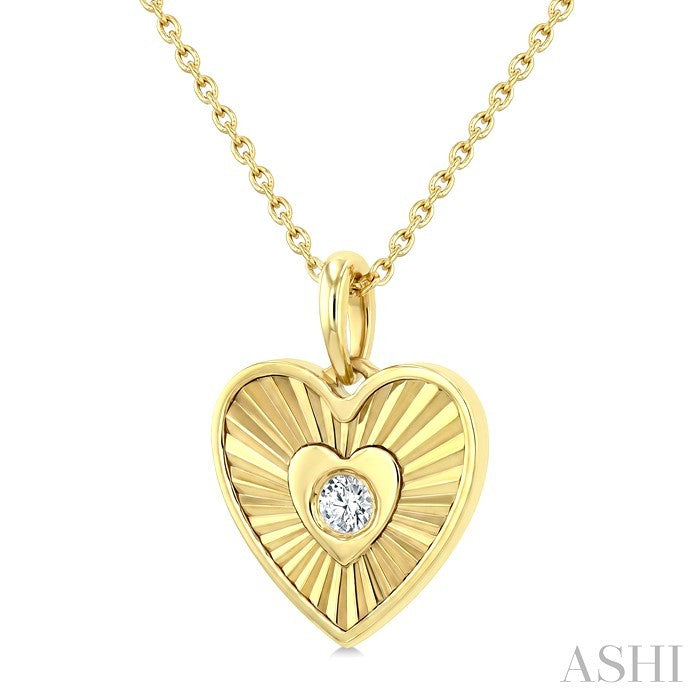 1/20 Ctw Round Cut Diamond Pirouette Fluted Texture Heart Fashion Pendant With Chain in 10K Yellow Gold