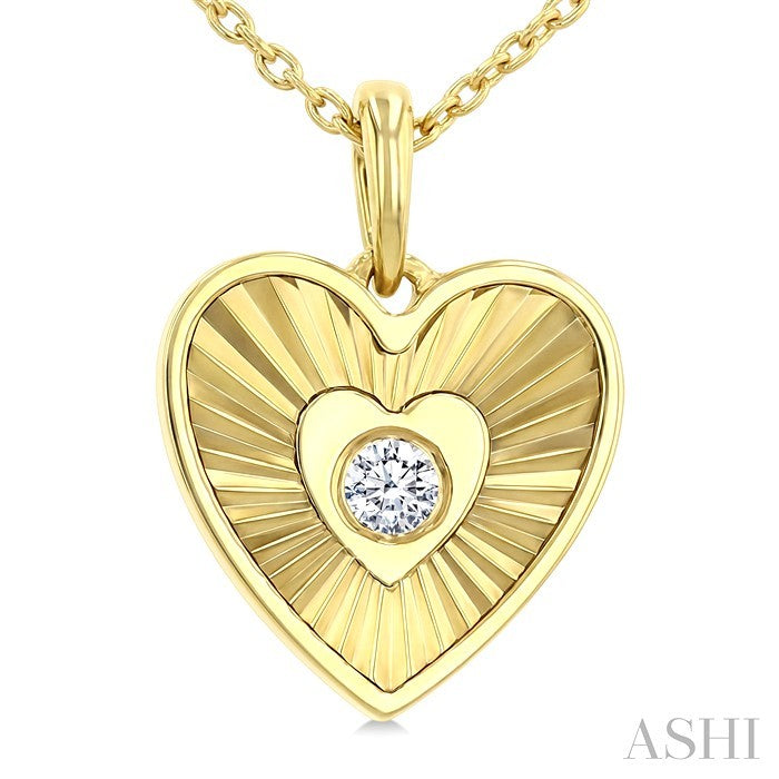 1/20 Ctw Round Cut Diamond Pirouette Fluted Texture Heart Fashion Pendant With Chain in 10K Yellow Gold