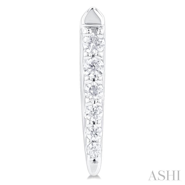 1/10 Ctw Petite Vertical Bar Graduated Round Cut Diamond Fashion Stud Earrings in 10K White Gold