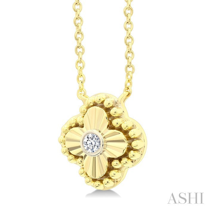 1/50 Ctw Fluted Texture Clover Bead Round Cut Diamond Fashion Pendant With Chain in 10K Yellow Gold