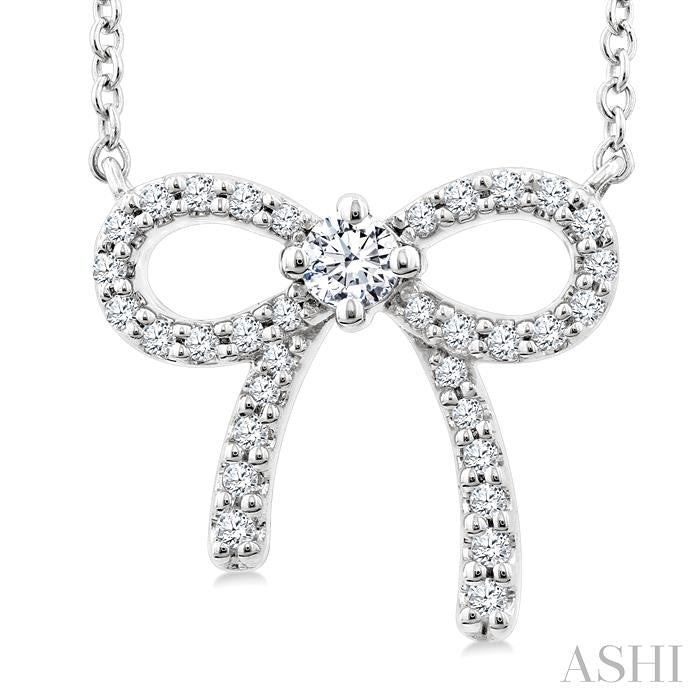 1/5 Ctw Bow Round Cut Diamond Petite Fashion Pendant With Chain in 10K White Gold