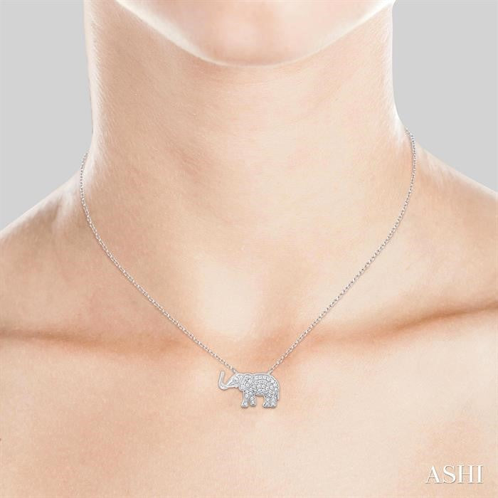 1/6 Ctw Petite Tusked Elephant Round Cut Diamond Fashion Pendant With Chain in 10K White Gold