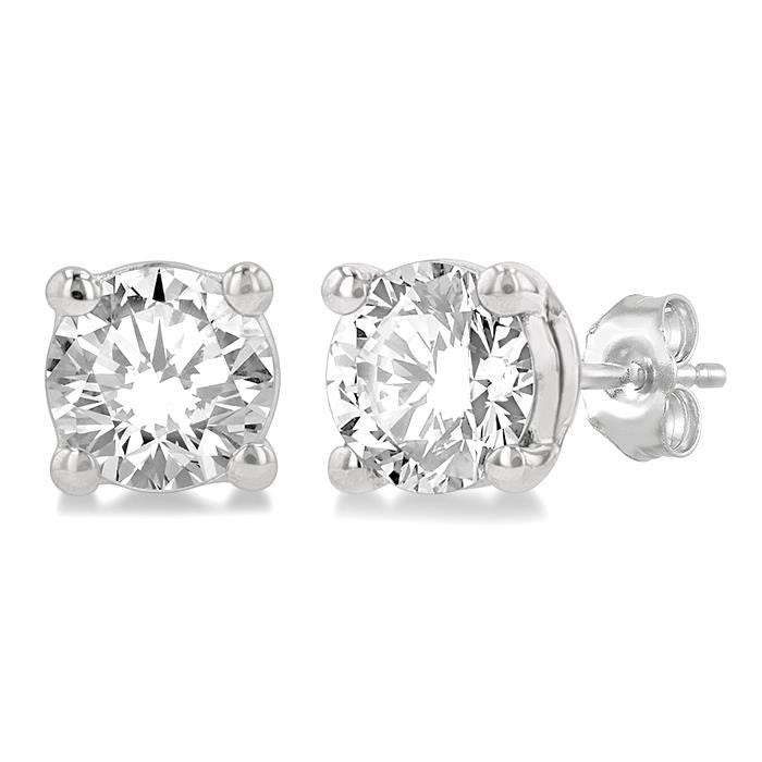 1/2 Ctw Round Cut Diamond Stud Earrings in 14K White Gold