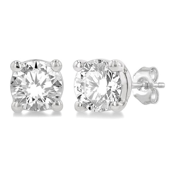 1/2 Ctw Round Cut Diamond Stud Earrings in 14K White Gold