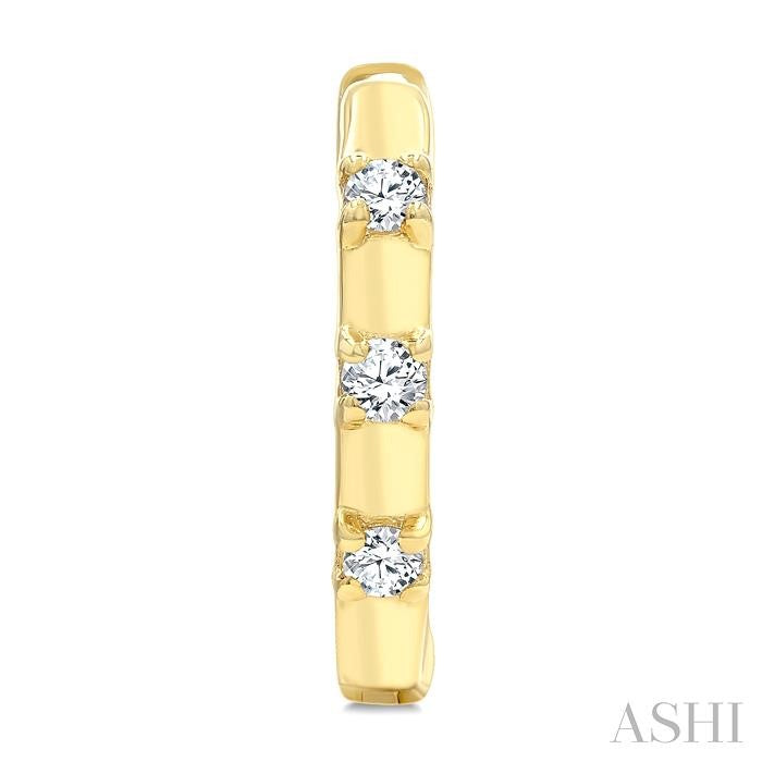 1/10 Ctw Round Cut Diamond Petite Huggie Earrings in 10K Yellow Gold