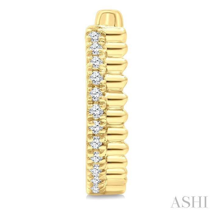 1/10 Ctw Fluted Round Cut Diamond Pirouette Petite Huggie Earrings in 10K Yellow Gold