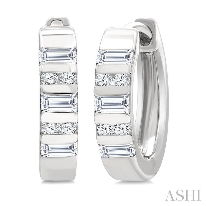 1/4 Ctw Ribbed Baguette and Round Cut Diamond Huggie Petite Earrings in 10K White Gold