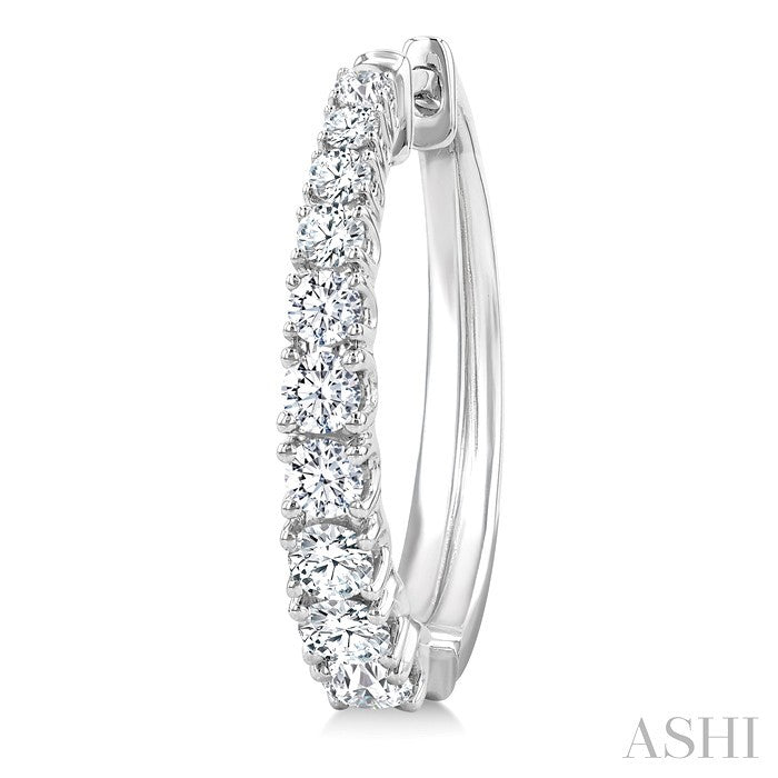 1 1/2 Ctw Graduated Round Cut Diamond Fashion Hoop Earrings in 14K White Gold