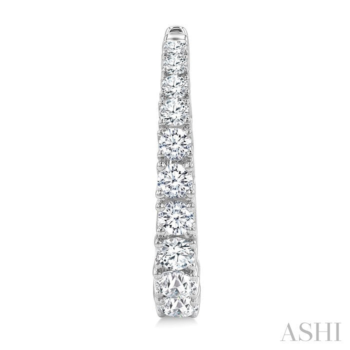 1 1/2 Ctw Graduated Round Cut Diamond Fashion Hoop Earrings in 14K White Gold