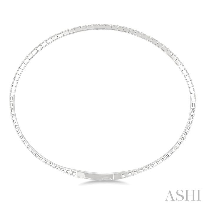 1/4 Ctw Triangle Motif Halfway Round Cut Diamond Flex Bangle in 14K White Gold