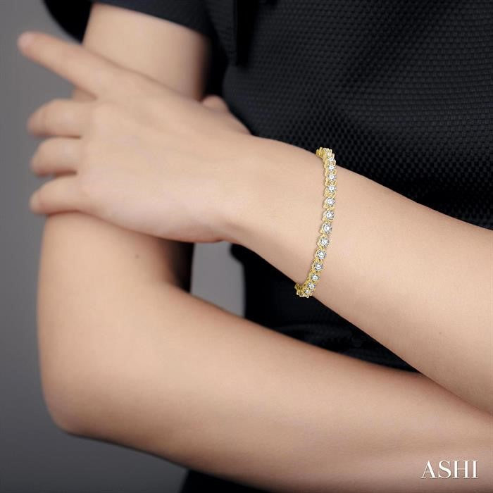 8 Ctw 3 Prong Round Cut Diamond Tennis Bracelet in 14K Yellow Gold